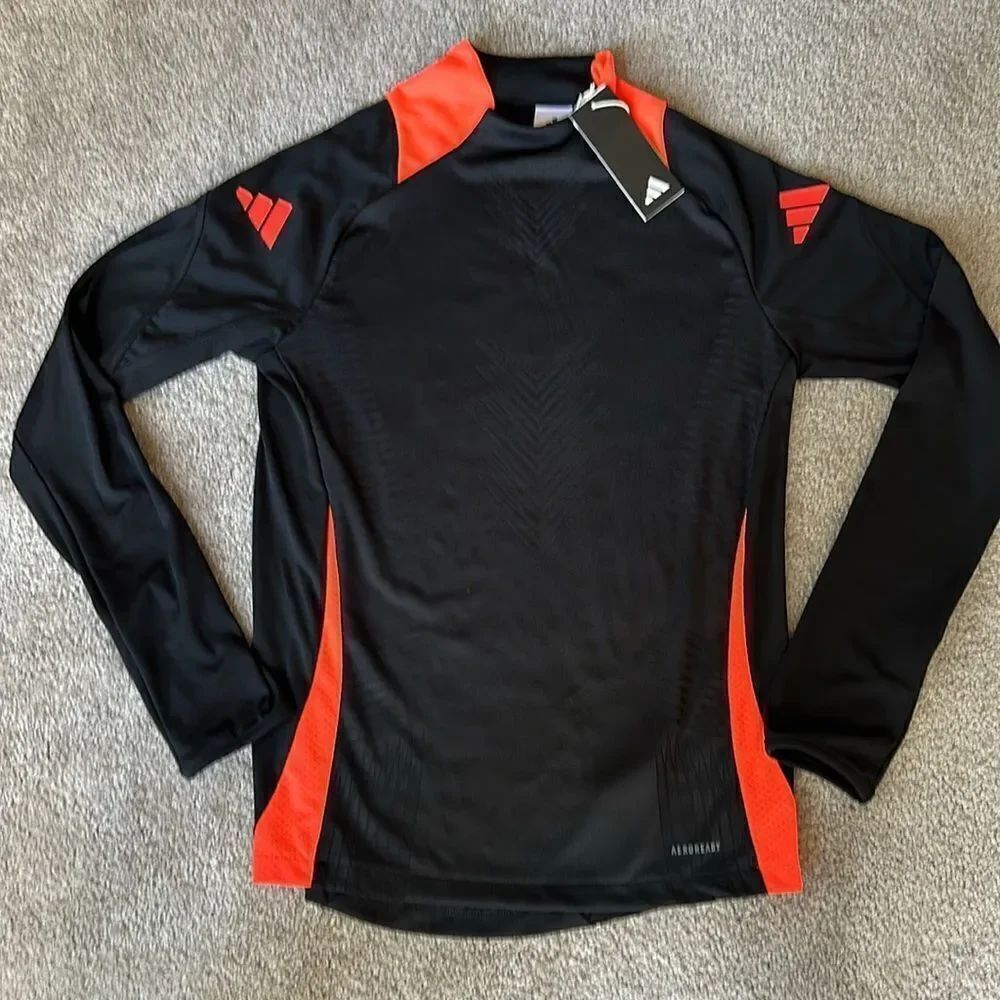 Adidas Men’s Tiro 24 Training Top!